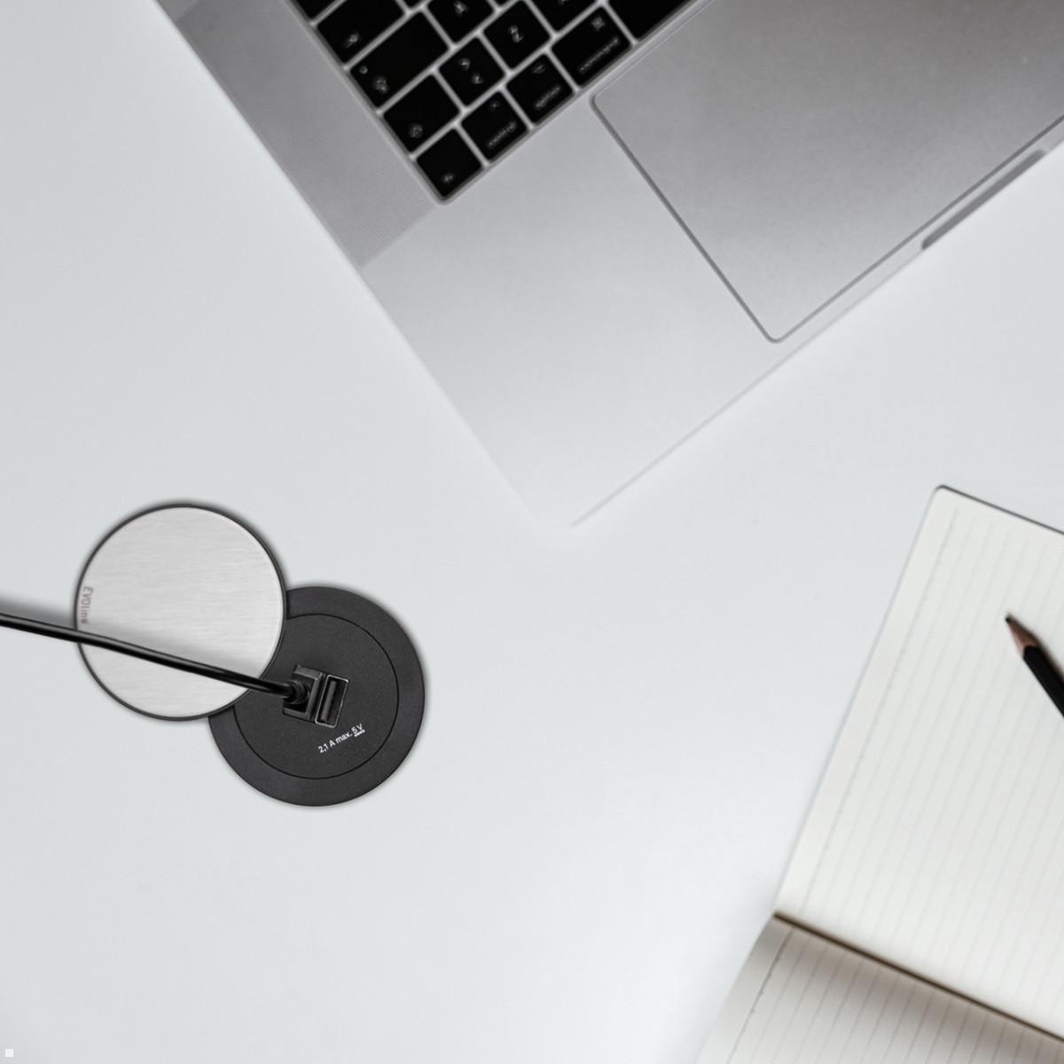 EVOline One Einbausteckdose mit USB-A / USB-C Charger, schwarz, Anwendungsbeispiel EVOline One Einbausteckdose mit USB-A / USB-C Charger, schwarz, Anwendungsbeispiel