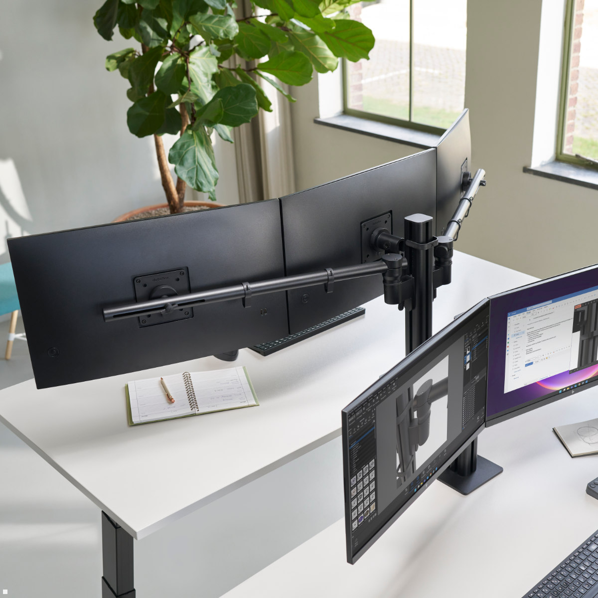Dataflex Viewgo modular Monitorhalterung für 3 Monitore bis 32 Zoll, Anwendungsbeispiel