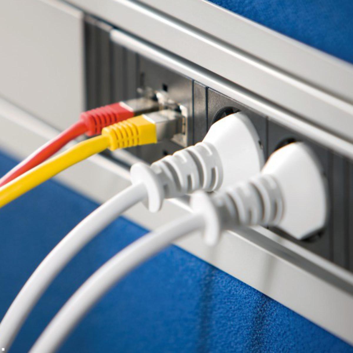 Bachmann STEP ALU 3-fach Steckdosenleiste mit 1x CM (906.0237) Anwendung