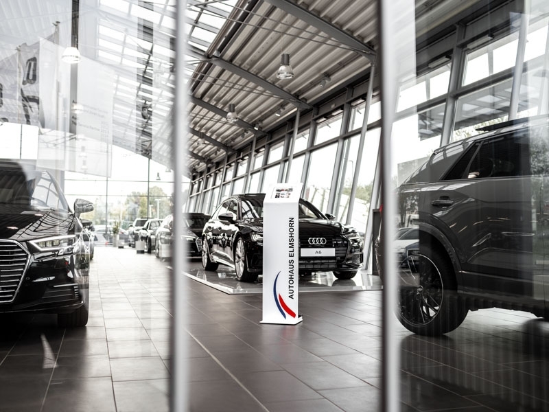 TabLines TBS086 Design Tabletständer quer mit Akku Samsung Tab A 10.1 (2019) Autohaus Showroom TabLines TBS086 Design Tabletständer quer mit Akku Samsung Tab A 10.1 (2019) Autohaus Showroom