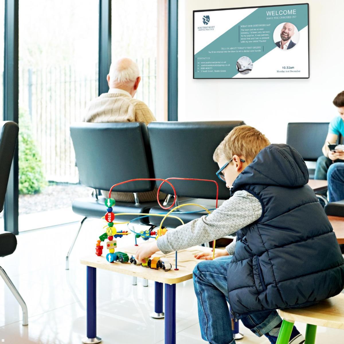 Clevertouch CM Digital Signage Display 49 Zoll LED 4K UHD (1290018EXP), Wartezimmer Clevertouch CM Digital Signage Display 49 Zoll LED 4K UHD (1290018EXP), Wartezimmer