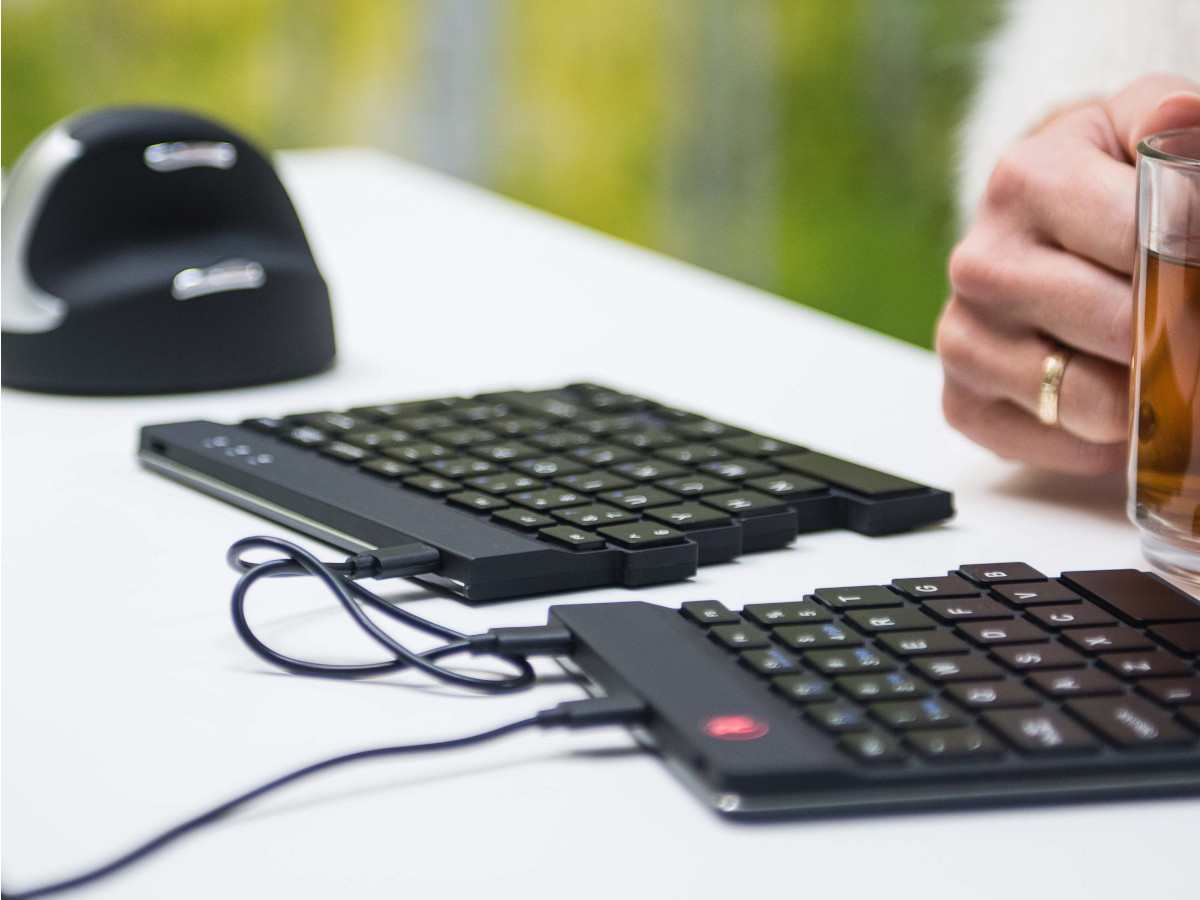 R-Go Split ergonomische Tastatur QWERTZ (DE) RGOSP-DEWIBL, schwarz Anwendungsbeispiel R-Go Split ergonomische Tastatur QWERTZ (DE) RGOSP-DEWIBL, schwarz Anwendungsbeispiel