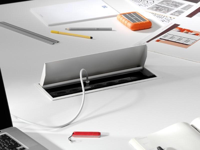 Bachmann CONI Modulträger, 2x Steckdose, 3x CM, USB-A Charger (912.0168) Anwendung Büro