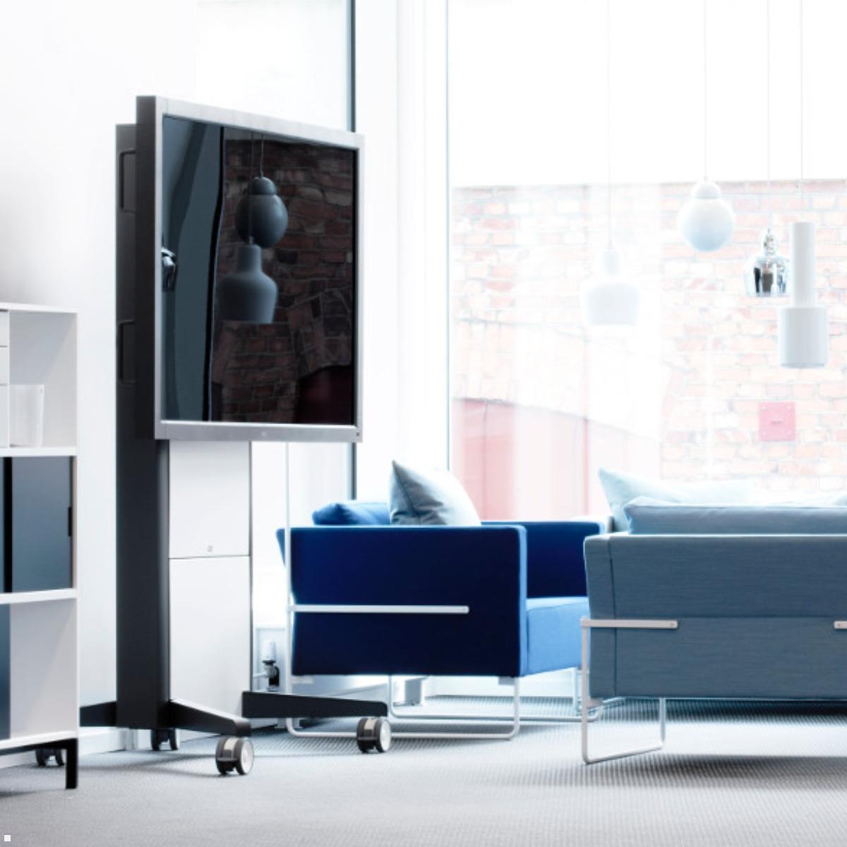 SMS Presence Mobiler Monitorständer bis 84 Zoll / 120 kg / Höhe 1650 mm (C5-31U005-2-A-0) Anwenungsbeispiel SMS Presence Mobiler Monitorständer bis 84 Zoll / 120 kg / Höhe 1650 mm (C5-31U005-2-A-0) Anwenungsbeispiel