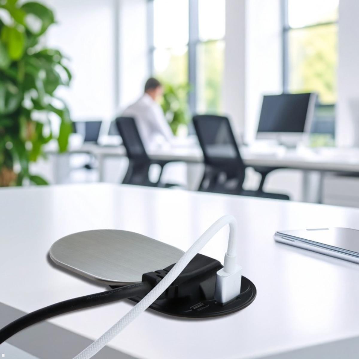 TecLines TES020 Einbausteckdose oval mit USB Charger A/C, 1,9m Kabel, Anwendungsbeispiel