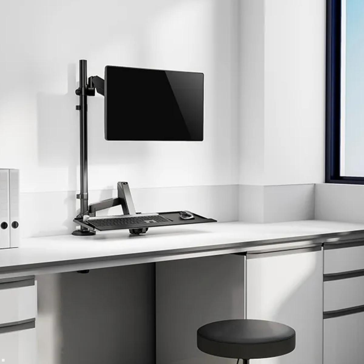 Neomounts DS90-325BL1 tischmontierter Sitz-Steh-Arbeitsplatz für Bildschirme bis 32 Zoll, Anwendungsbeispiel Neomounts DS90-325BL1 tischmontierter Sitz-Steh-Arbeitsplatz für Bildschirme bis 32 Zoll, Anwendungsbeispiel