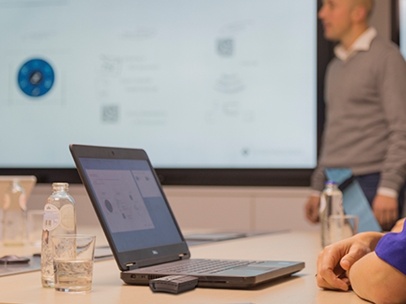 i3 Technologies Full HD Plug & Play Touch Präsentationstool Set 3+1 kabellos