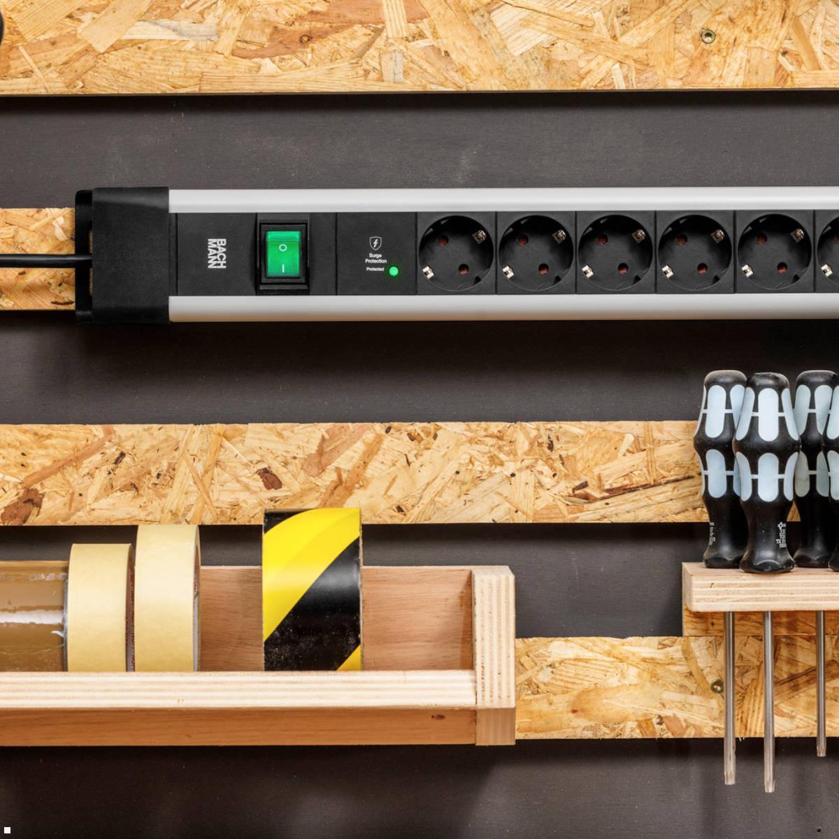 Bachmann CONNECTUS 12x Steckdose, 1x Schalter, 2m Zuleitung, schwarz (BM005908), Anwendungsbeispiel