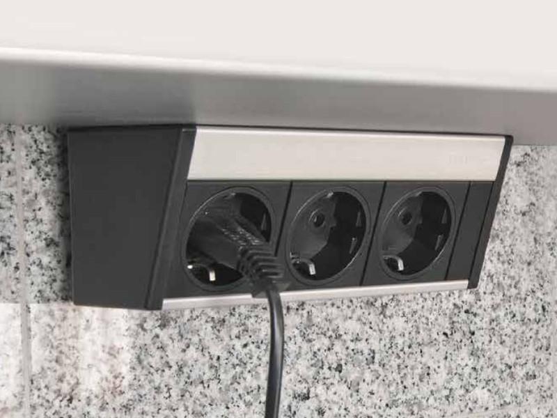 EVOline R-Dock Data Small 3-fach Steckdose, Farbe ähnl. Anwendungsbeispiel EVOline R-Dock Data Small 3-fach Steckdose, Farbe ähnl. Anwendungsbeispiel