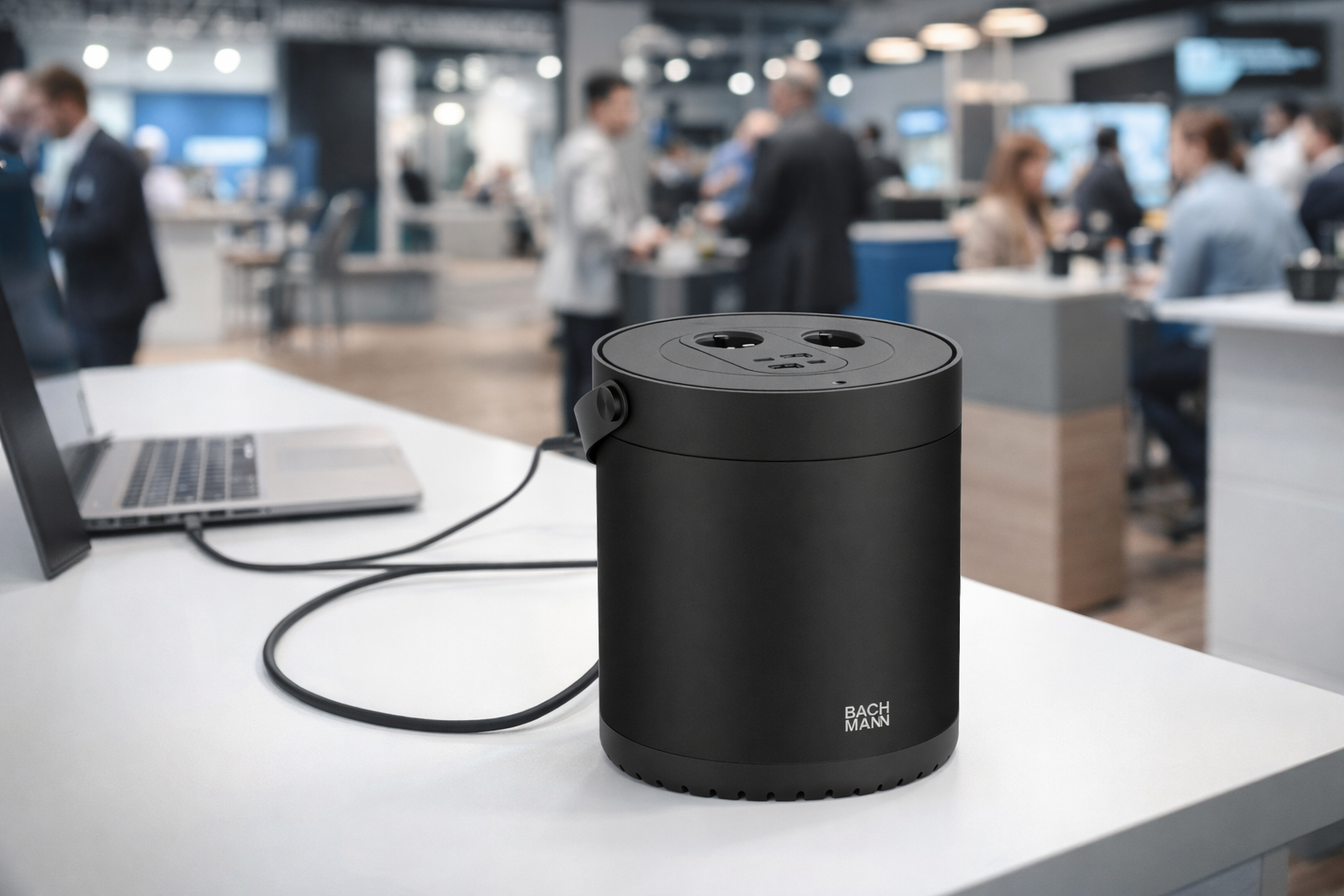 Bachmann MOV:E 4xUSB A/C, schwarz BM0011024 in der Anwendung