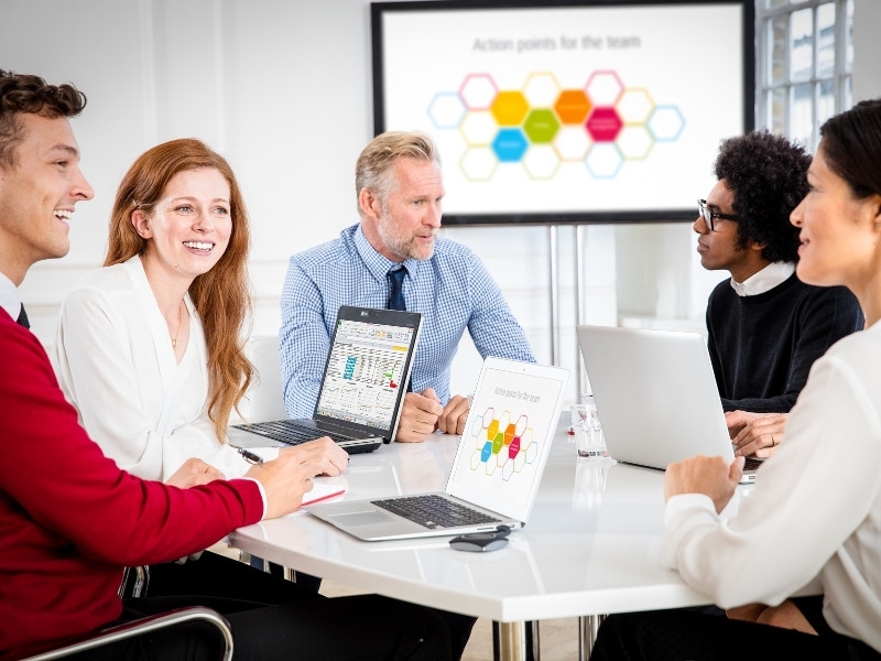 Barco ClickShare CSE-200 Präsentationssystem kabellos Meetingraum